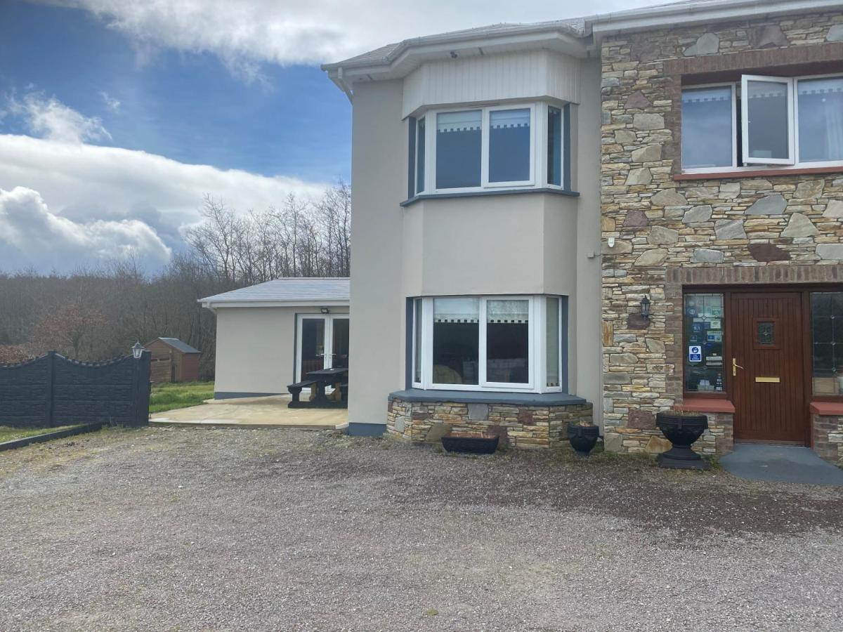 Doughlasha House V93rx64 Guest house Fossa